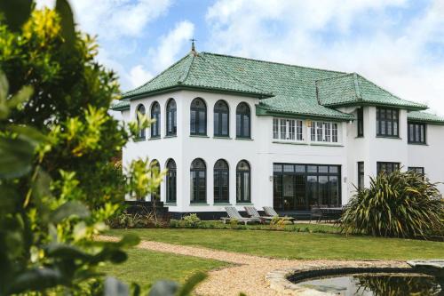 Christie Mansion - Luxury Cottages