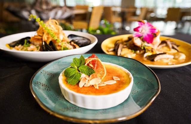 Christmas Welk San Diego California 1 bedroom (inquire about 2bedroom lockoff)