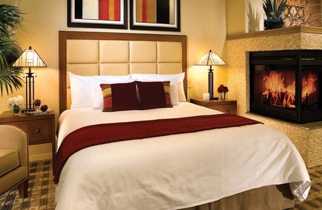 Christmas Welk San Diego California 1 bedroom (inquire about 2bdrm lockoff)