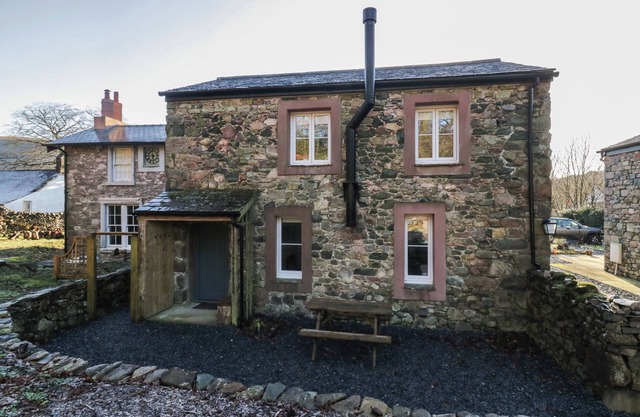 CHURCH HOW COTTAGE, family friendly, with a garden in Nether Wasdale
