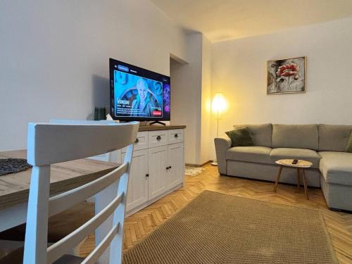 Ciao Cozy & Quiet Central Retreat