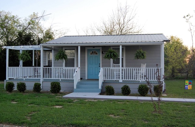 Circle P Cabins - First Monday Trade Days - Now with 3 cabins on 3 acres