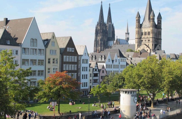 City apartment in direct city center location at the DOM