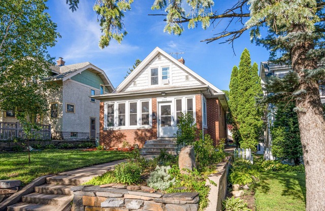 City of Lakes Peaceful Fully Furnished Home