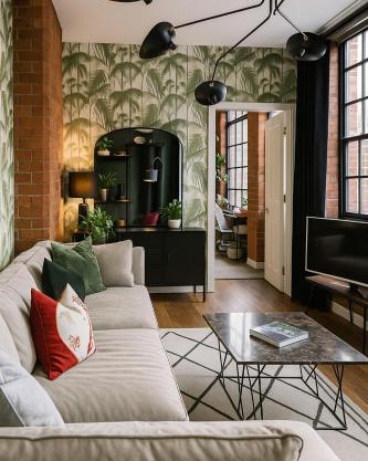 City Penthouse with 3 floors , Super King Bed , with secret garden