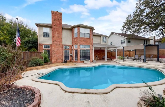 City Retreat w/Pool & Near Lake