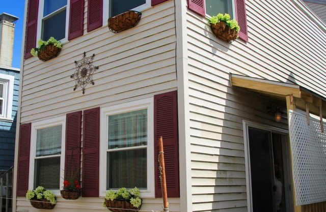 Clamshell Cottage Saco Maine , pet friendly ,Close to beach ,ocean View
