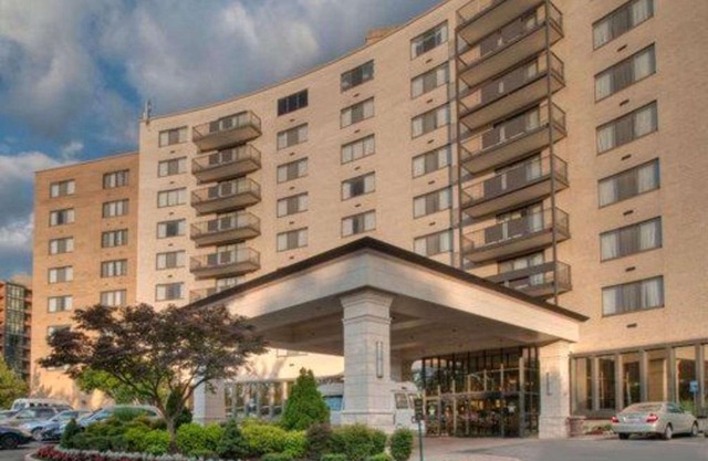 Clarion Collection Hotel Arlington Court Suites