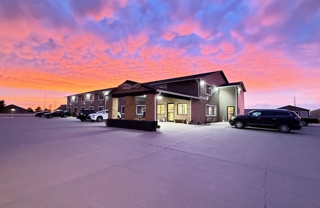 Clarion Hometown Inn