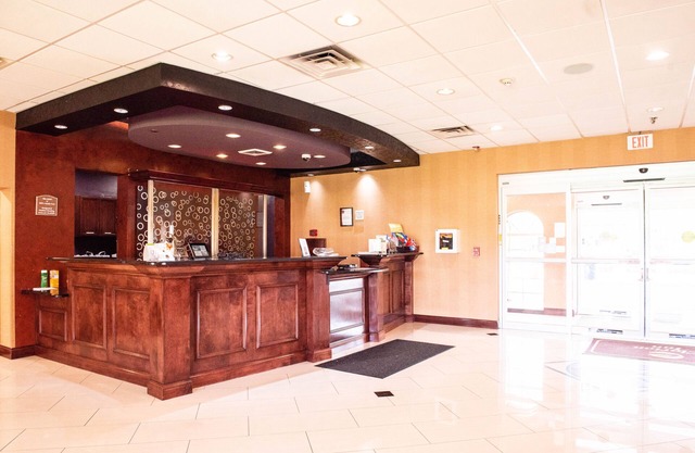 Clarion Inn Elmhurst - Oak Brook near I-88, I-290, I-294