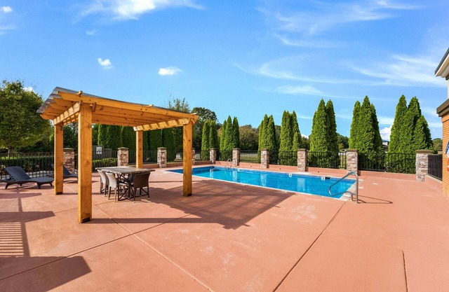 Clarion Pointe Madison Huntsville