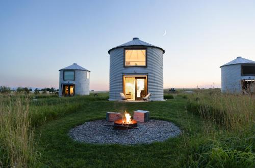 Clark Farm Silos - 5 Silo Mountain View Retreat
