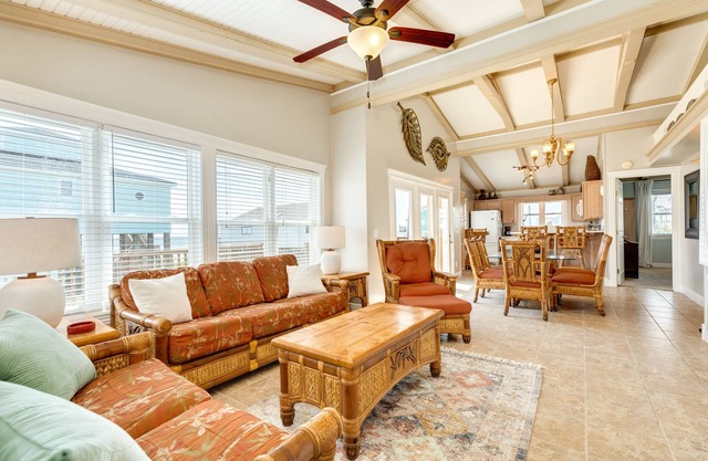 Classic 2nd Row Beachside Home w/Gulf Views, Outside Shower, Easy Beach Access