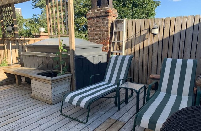Classic 3-Bedroom Toronto Home with Rooftop Deck in Historic Toronto Area