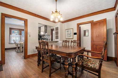 Classic 4BR Bowery Hill Gem Near Top Spots