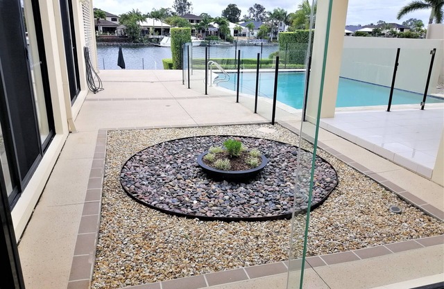 Classic Elegance Waterfront. Incl FREE entry to 3 theme parks, 5 mins drive.