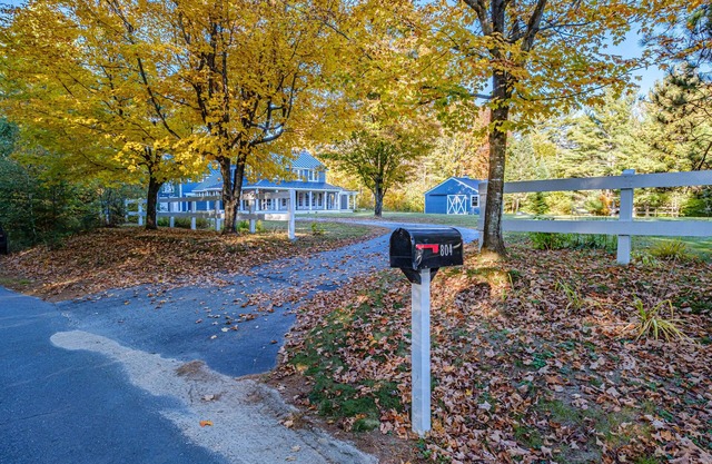 Classic farmhouse with modern amenities; close to White Mountain National Forest
