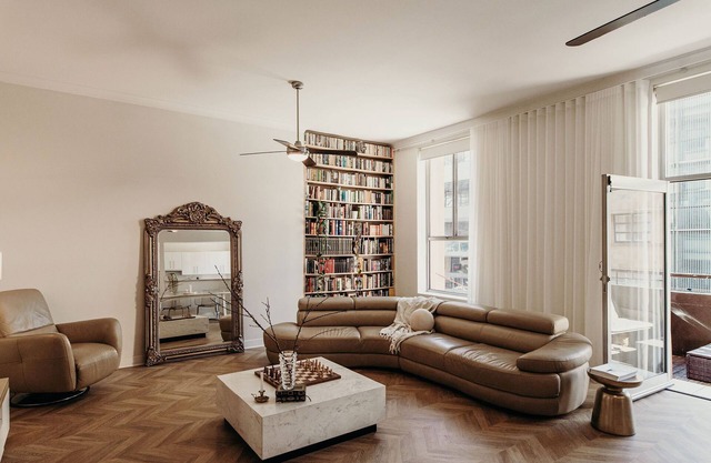 Classy City apartment close to Beach.