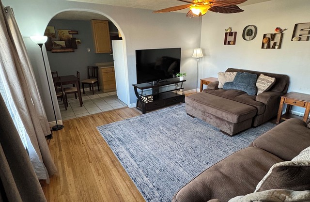 CLEAN and CHARMING ENTIRE HOUSE
