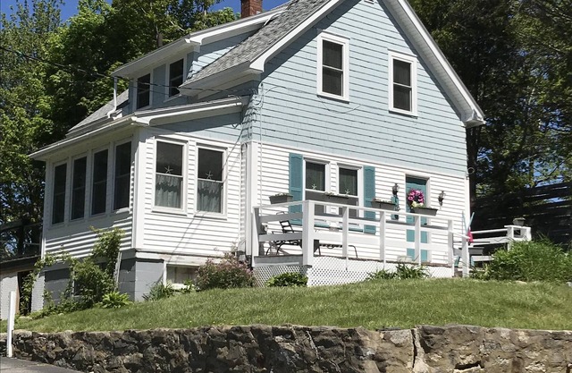 Clean, Bright, Airy Home - Walking distance to EVERYTHING!