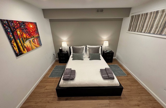 Clean comfy Reston B&B with ping pong table