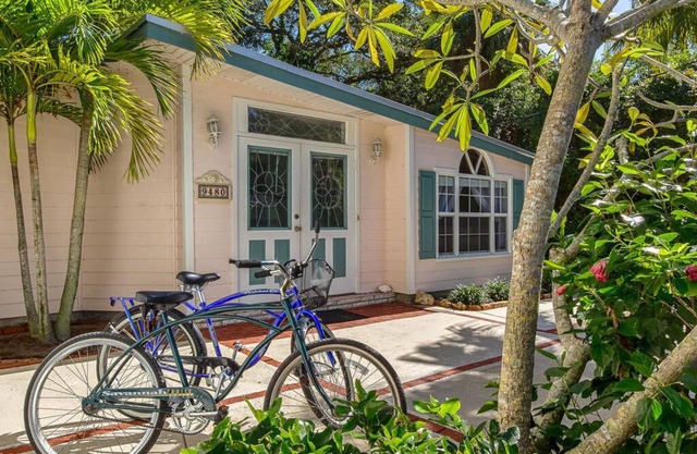 Clean, cozy and beautiful beach house next to Summer Place on Orchid Island