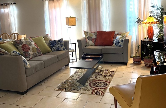 Clean & Cozy, Elegant & Comfortable, Home for families and friends in safe area!