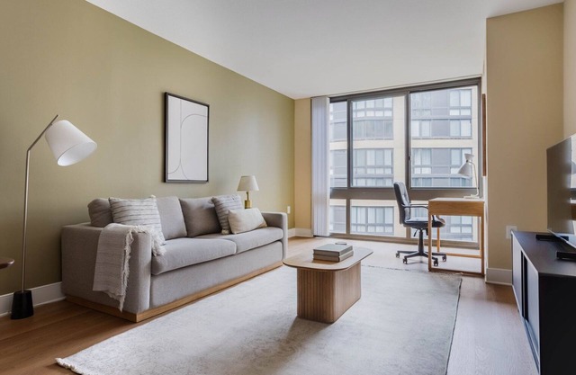 Clean Mount Vernon 1BR w/Pool & Gym, near Metro & Arena, by Blueground