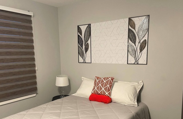Clean, quiet and private suite downtown.