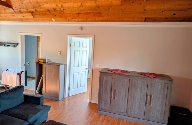 Cliff Haven on the Bay - Ocean, Bay, & Mountain View, 1 bdrm Cottage