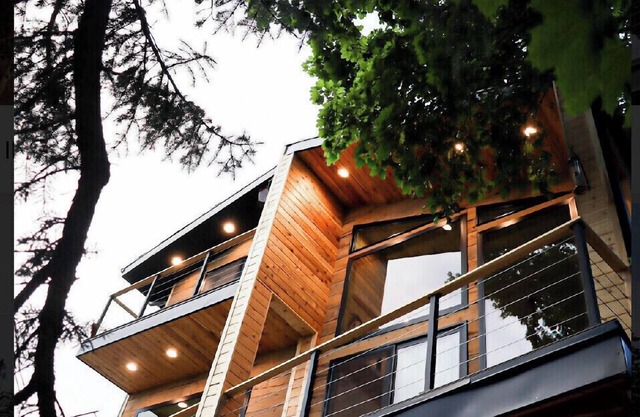 Cliffside haven to take your breath away!