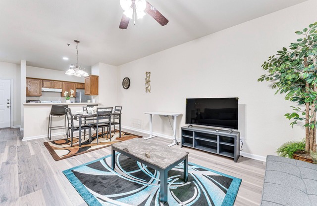 Close to Dining & Medical Center: San Antonio Apt!