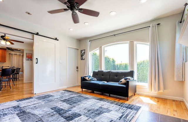 CLOSE TO EVERYTHING FUN - Charming 2-BR/2 BA house in San Diego WiFi AC parking