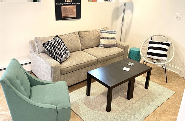 Close to Everything Comfortable English Basement Apartment