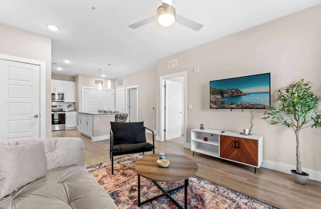 Close to Parks Retreat with KingBed & Pet-Friendly