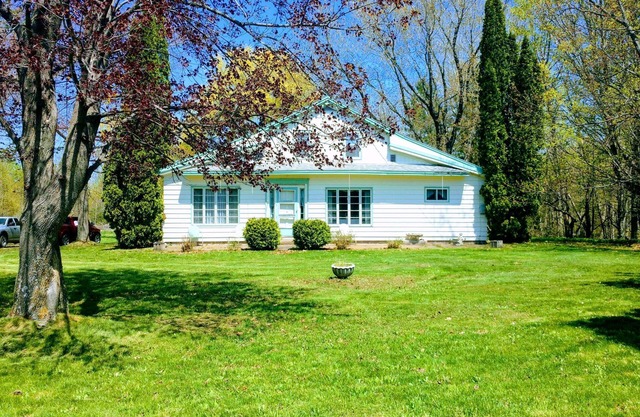 Close to snowmobile and atv trails. Minutes from Porcupine mountains.