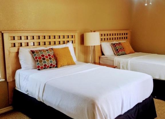 CLOSE TO STRIP, Very Private, GATED, Huge Floorplan, WIFI, Washer&Dryer
