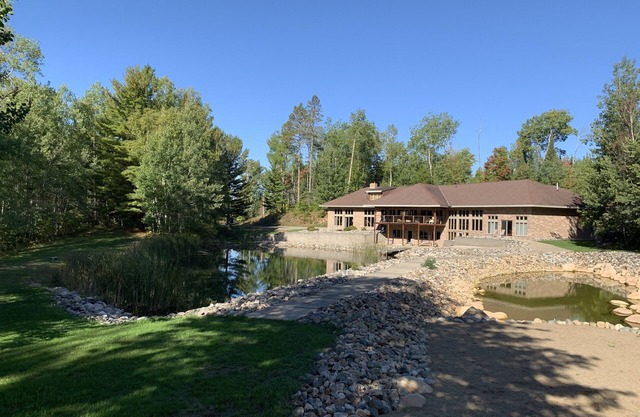 CLUBHOUSE LAKE HOME! GameRm-Sauna-Ping Pong-PoolTable-Foosball-Deck-Bar & More!