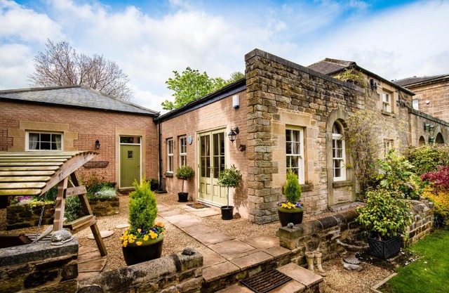Coach House B & B