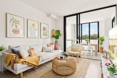 Coastal 2-Bed Apartment near Beach