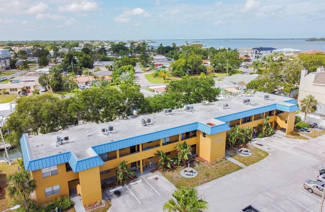 Coastal Condo on Dunedin Causeway!