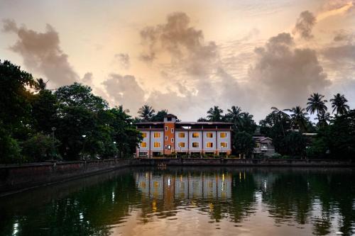 Coastal Pearl Hotel Miramar Lakeview