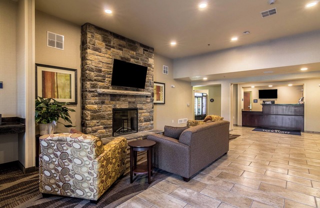 Cobblestone Inn & Suites - Barron