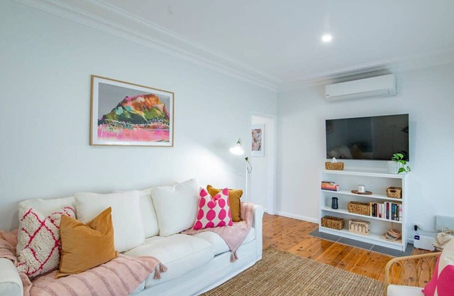 Cobbora Cottage - Sleek & Stylish, Near Hospital