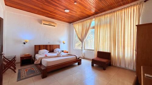 Coconut Grove Beach Resort