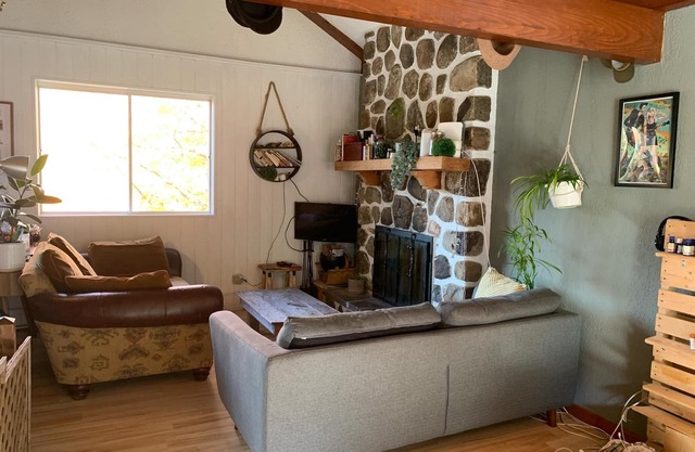 Cocooning on the mountain with fireplace and spa.
