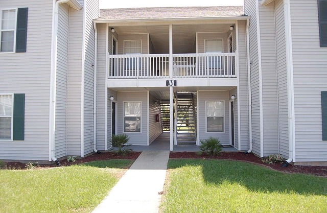 Colony Club M5 is a 2 br just 4 miles from the beach and the perfect getaway!