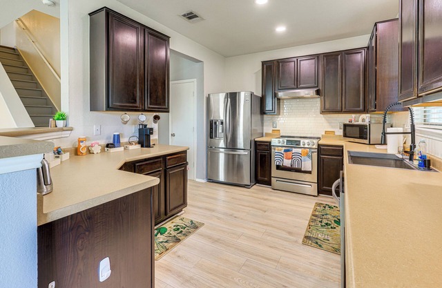 Colorful Kyle Home w/Pool Access: Pets Welcome!