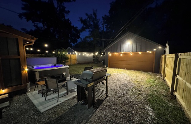 Colts Kickoff in Indy: Dine, Hot tub, BBQ & NEW Arcade