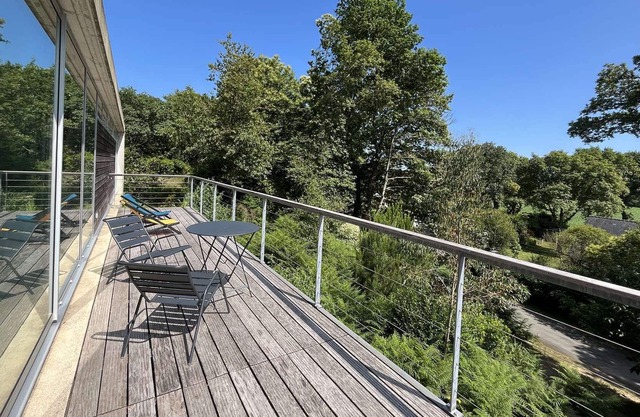Combrit, superb villa "in the trees", near beaches